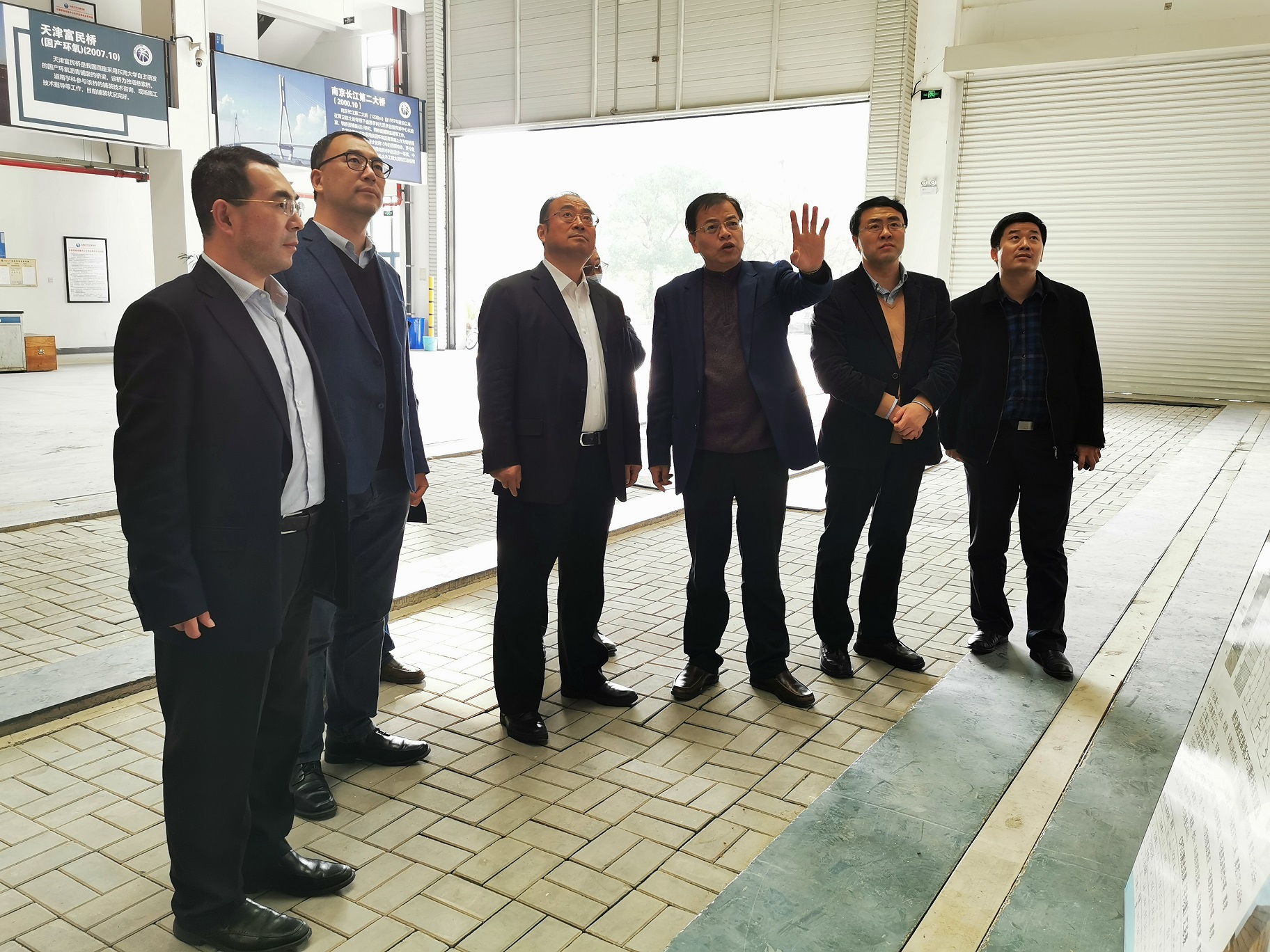 张建民院士、叶阳升研究员等一行视察东南大学原位测试CPTU实验室